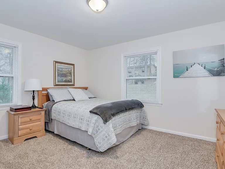 2415 Apricot Ln — Photo 6