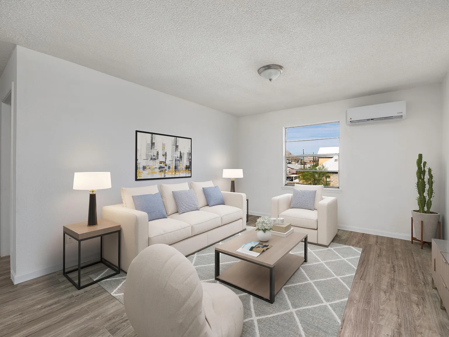 1201 N St Vrain Street — Photo 4