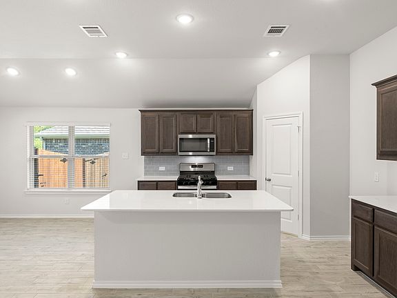 4th image of 1708 Quapaw Trl