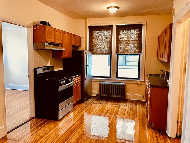 1st image of 2570 42nd St APT 2F