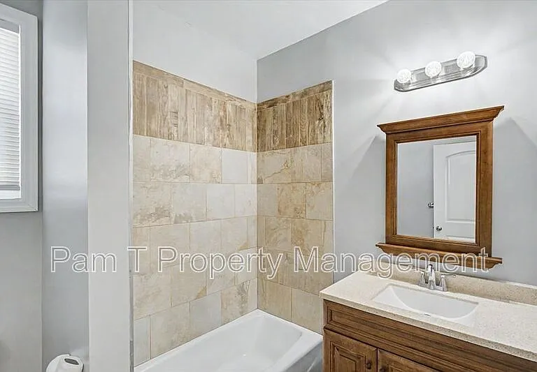 1202 E 37th St #A — Photo 16