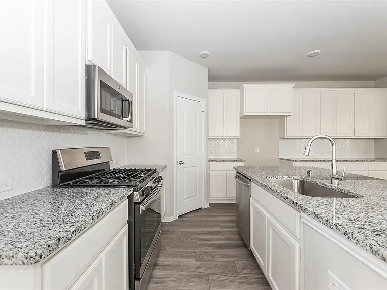 15211 Stuart Bat Cave Ln — Photo 6