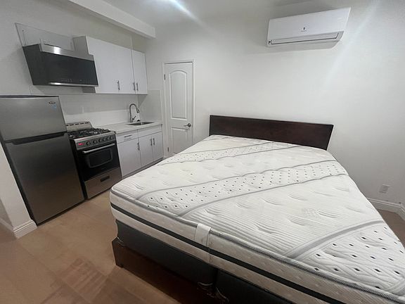 5th image of 1444 15th St #8