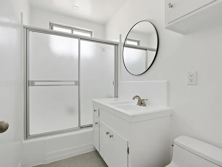 943 6th Street in Santa Monica - North of Wilshire and only 6 blocks to the beach! — Photo 15