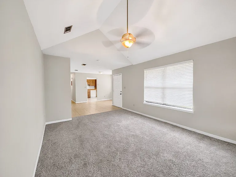 1825 Hunters Path — Photo 5