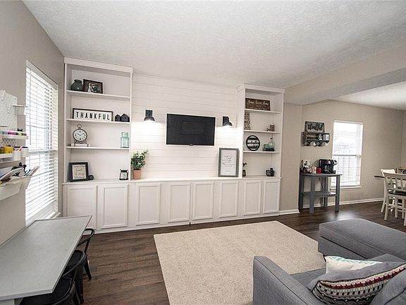 3rd image of 18803 Pilot Mills Dr