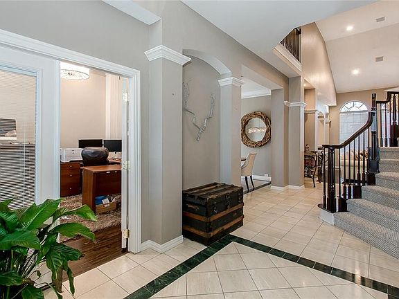 5th image of 2609 Creswick Dr