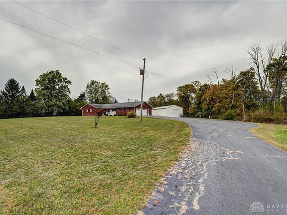 2nd image of 1212 Hollansburg Arcanum Rd