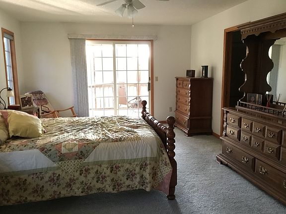 5th image of 10798 Emerald Dr