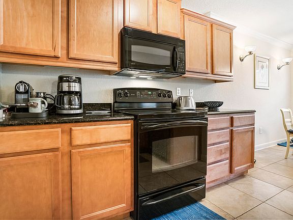 4th image of 101 25th Ave S Unit J12