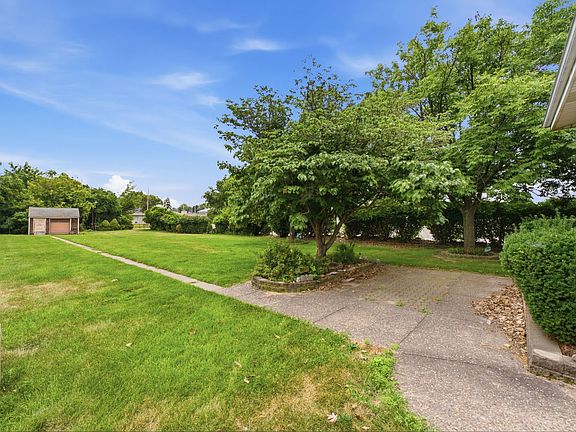 3rd image of 1854 27th St