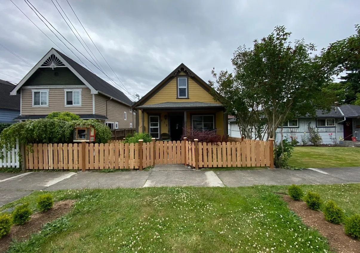 3 bed, 850 sqft, $3,200 — Photo 1