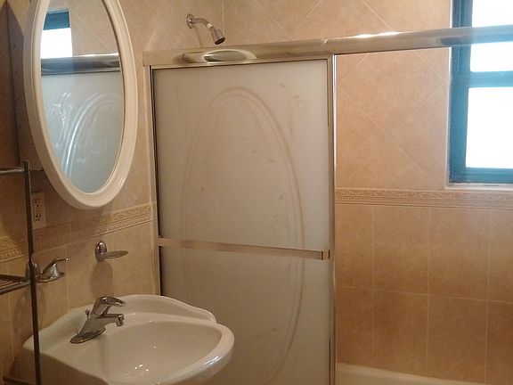 4th image of 1734 E 54th St #1