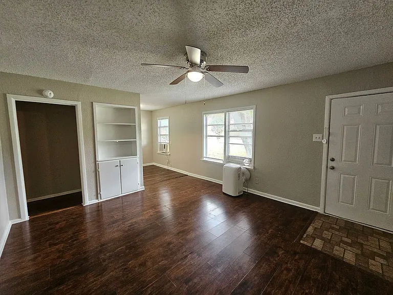 6365 Hollis Ave — Photo 5