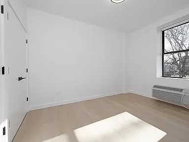 Oasis Apartments — Photo 14