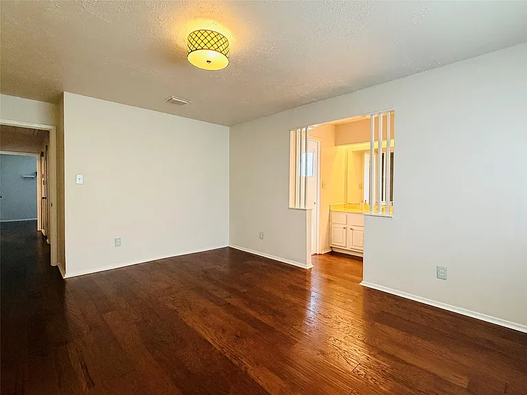 22319 Merrymount Dr — Photo 25