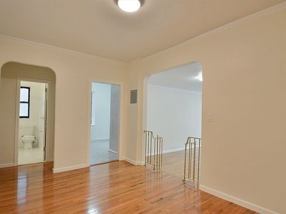 4th image of 909 Sheridan Ave APT 2A