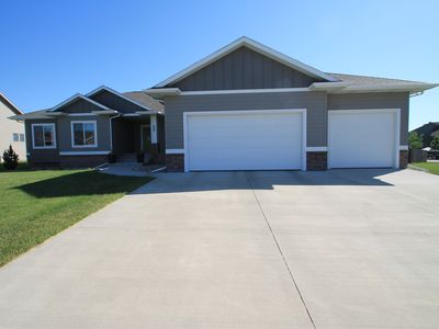 7412 S Heatherridge Ave, Sioux Falls, SD, 57108