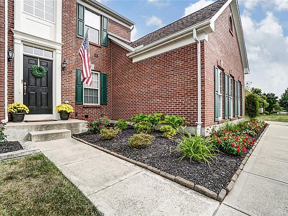 3rd image of 582 Ashbury Farms Dr