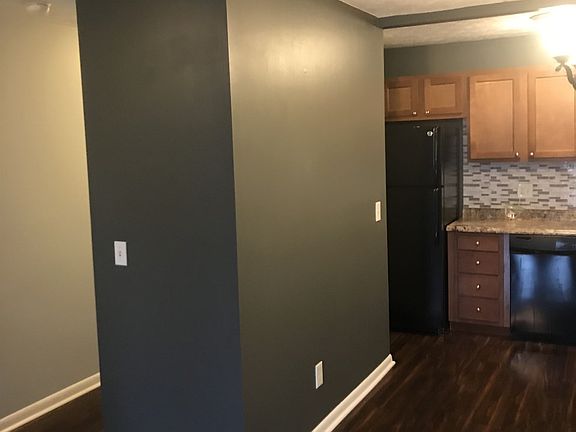 5th image of 4806 Chalet Dr APT 8