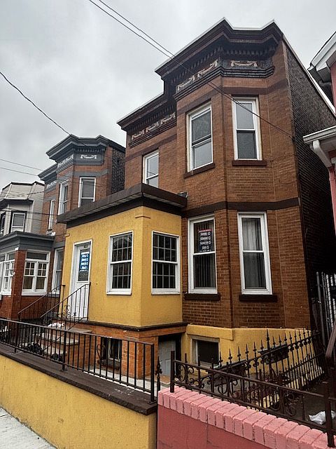 1st image of 423 52nd St #2