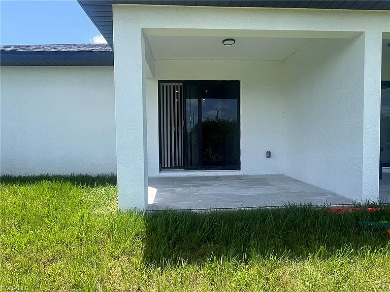 2403 Dogwood Ave N — Photo 29