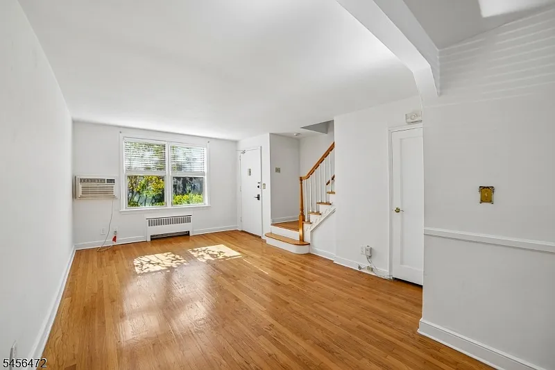 2 bed, 1.0 bath, $2,500 — Photo 3