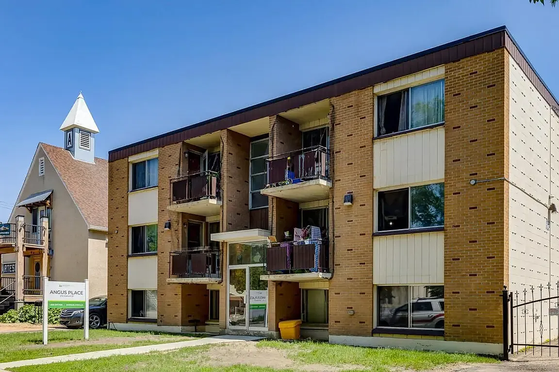 Angus Place — Photo 3