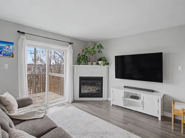 77 Lancaster Ct, Georgina, ON L4P 3Z9