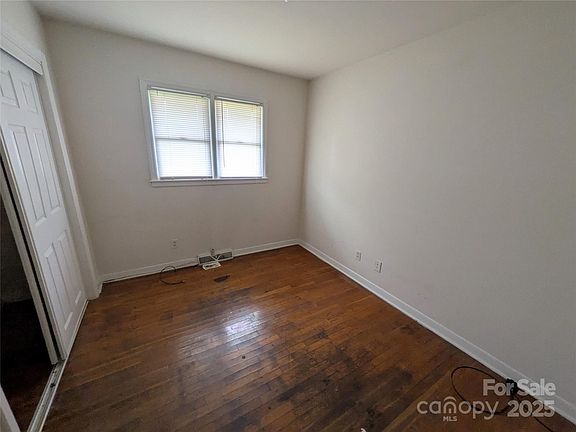 5th image of 2308 English Dr