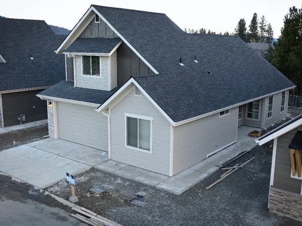 8530 N Snowflake Ln, Hayden Lake, ID 83835