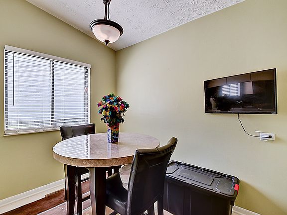 5th image of 8021 Clayburn Ct