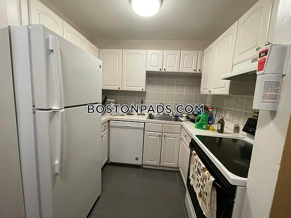 5th image of 24 Farrington Ave APT 3