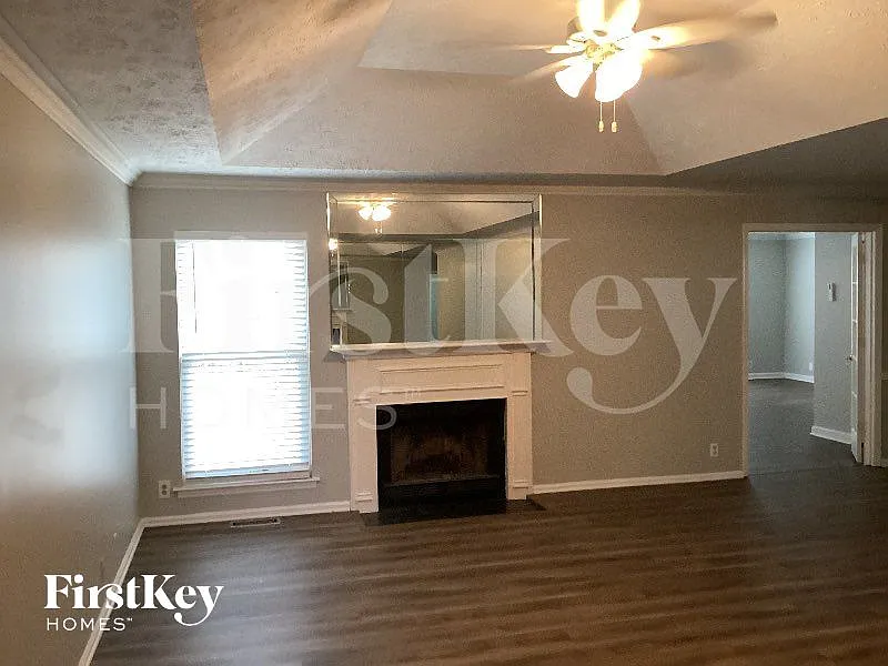 3 bed, 2.5 bath, 2210 sqft, $2,410 — Photo 3