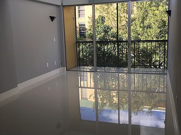 3rd image of 110 Fontainebleau Blvd APT 311