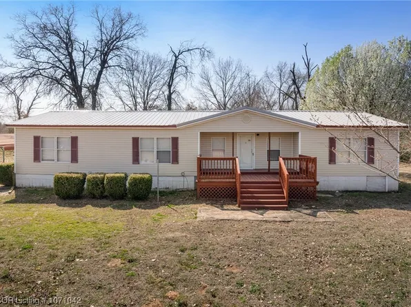 2851 N Maple St, Sallisaw, OK 74955