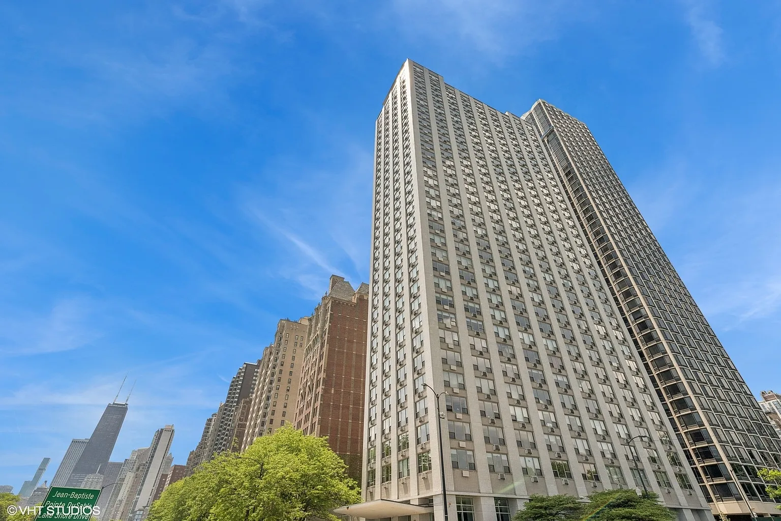 1550 N Lake Shore Dr APT 2D photo 1