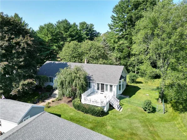 515 Wallum Lake Rd, Pascoag, RI 02859
