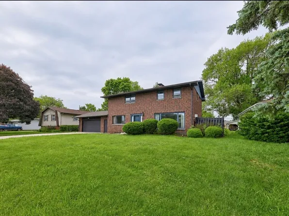 3102 1st St, Emmetsburg, IA 50536