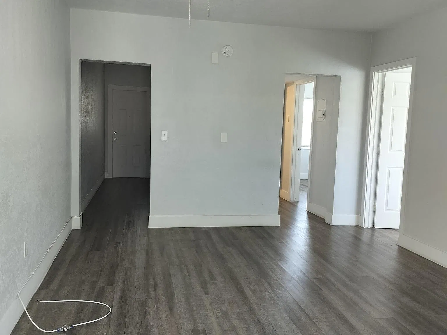 2 bed, 900 sqft, $2,100 — Photo 3