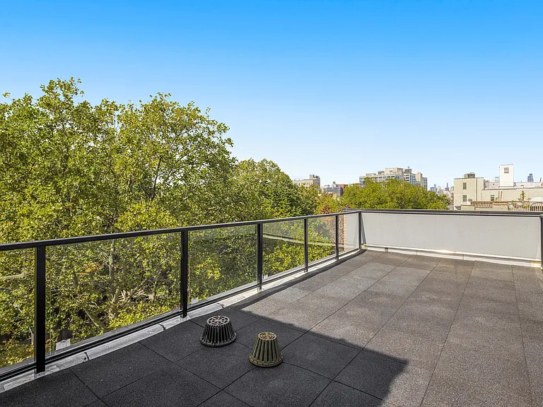 113 Clinton Ave #1R — Photo 13