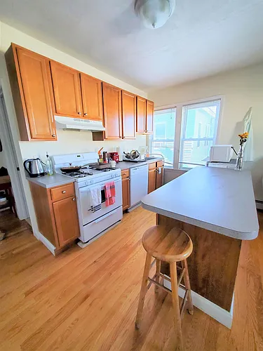 389 Columbia St Photo 1