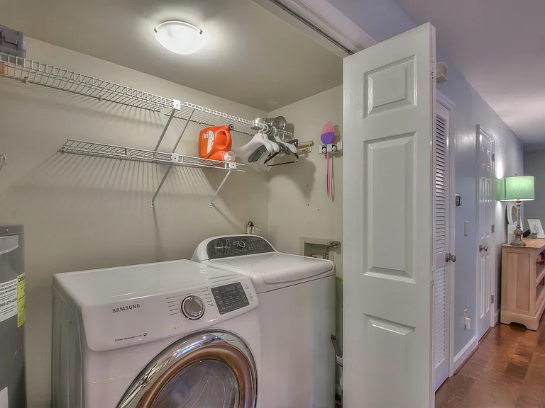 3321 Lealand Ln — Photo 13