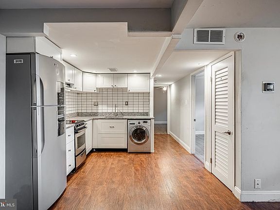 3rd image of 117 Railroad Ave #10