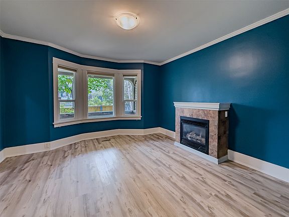 5th image of 676 Battle St