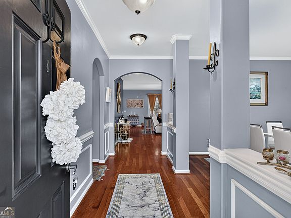 3rd image of 6 Castle Hill Rd