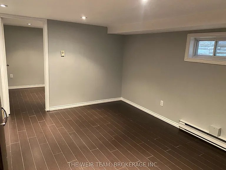 61 Rushbrooke Ave #LOWER — Photo 5