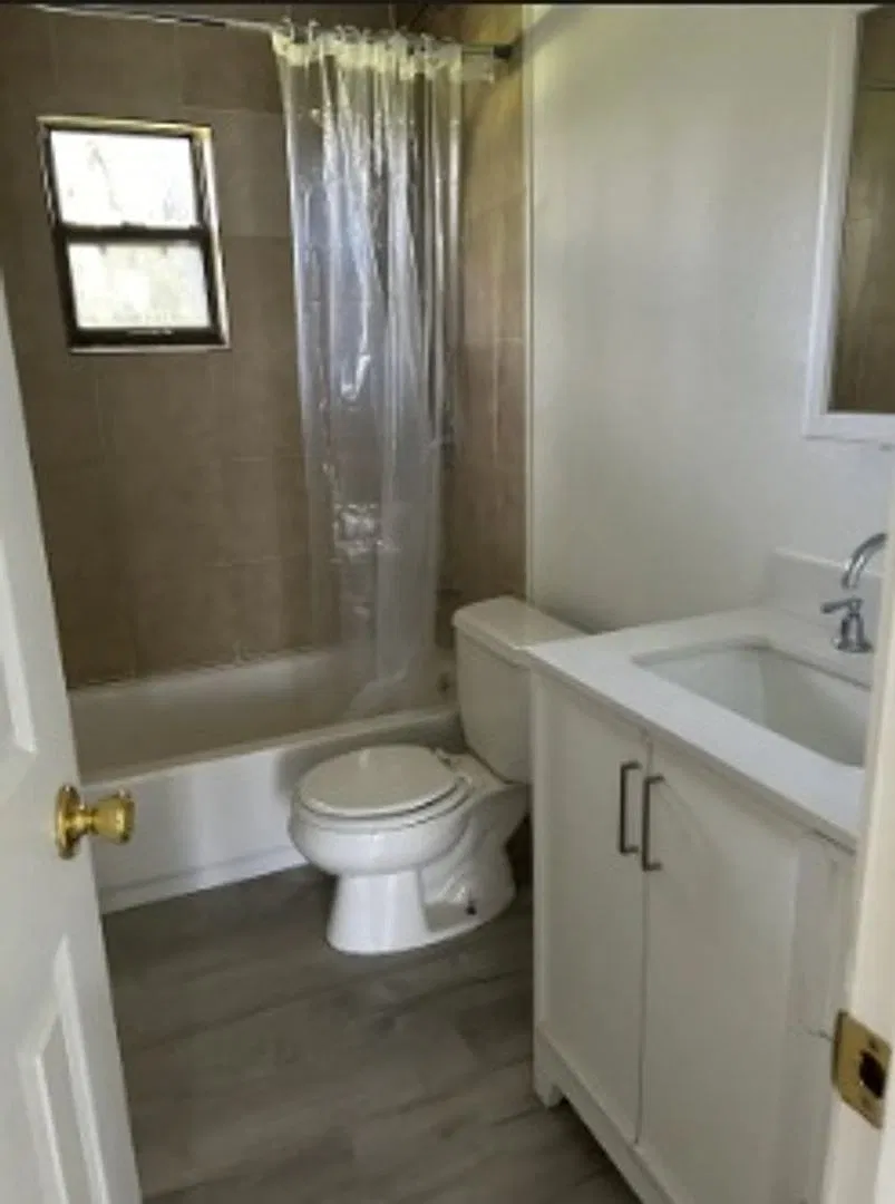 1/1 newly renovated duplexes located on a Spring in Lake Panasoffkee — Photo 2