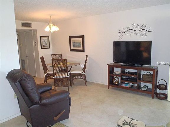 5th image of 2 Quails Run Blvd Unit 9