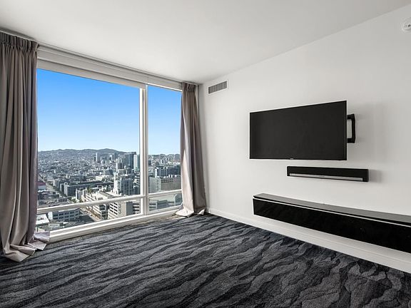 4th image of 425 1st St Unit 2903
